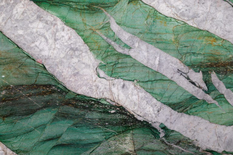 H-Fuchsite Crystal 3cm